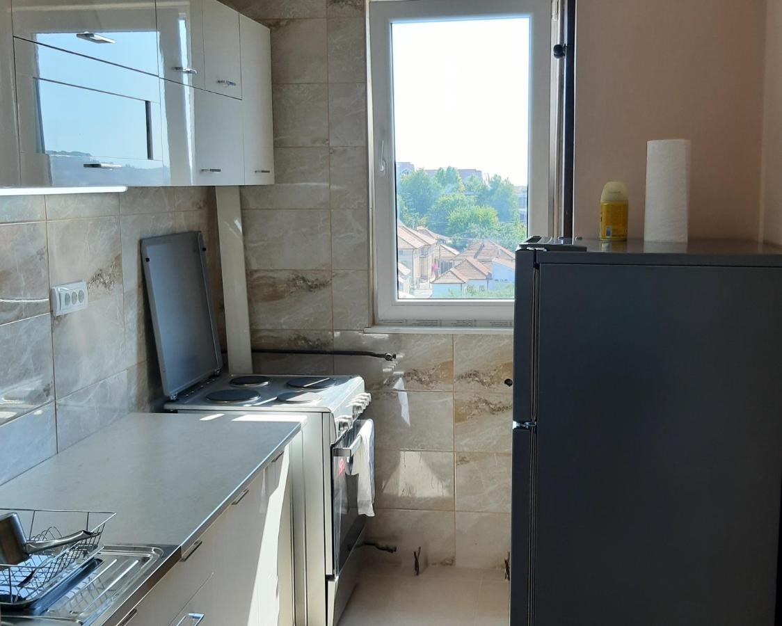 Lux Apartman Чачак Екстер'єр фото