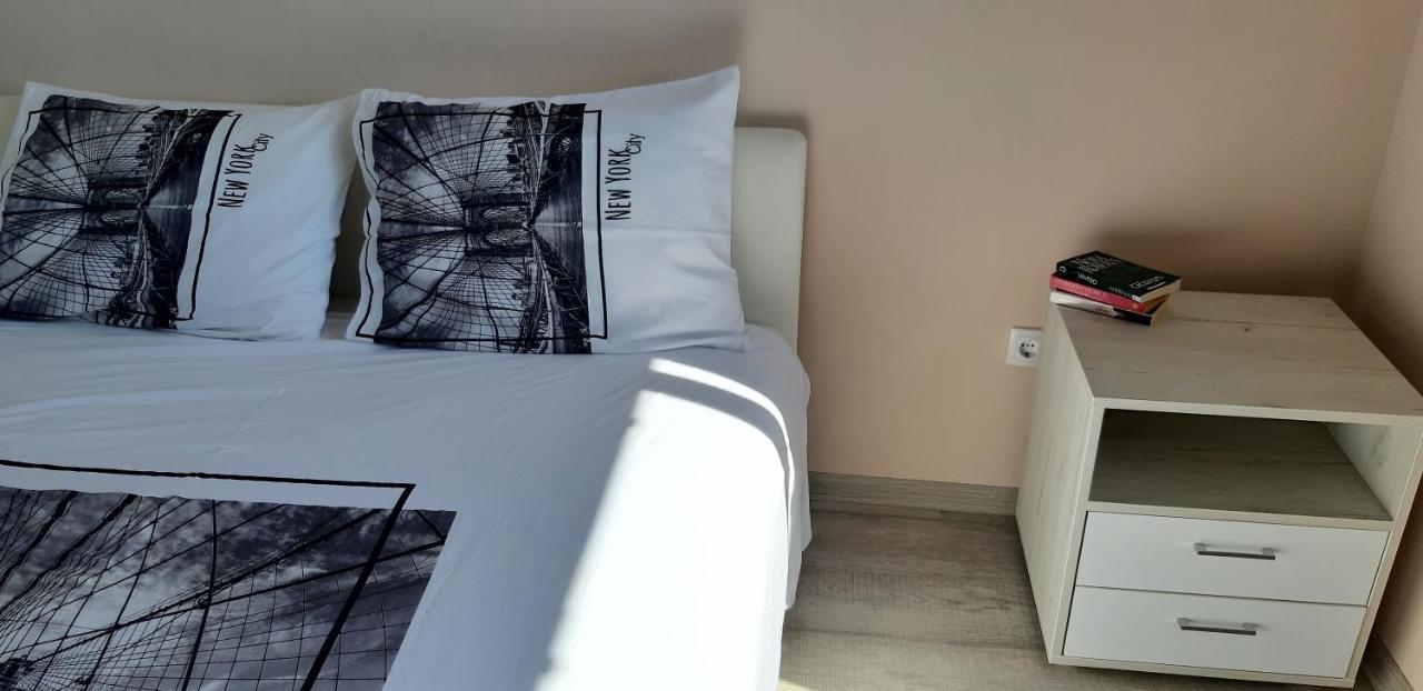 Lux Apartman Чачак Екстер'єр фото